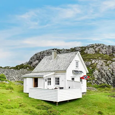 Feriehus Gorgeous In Stolmen With Kitchen Bekkjarvik