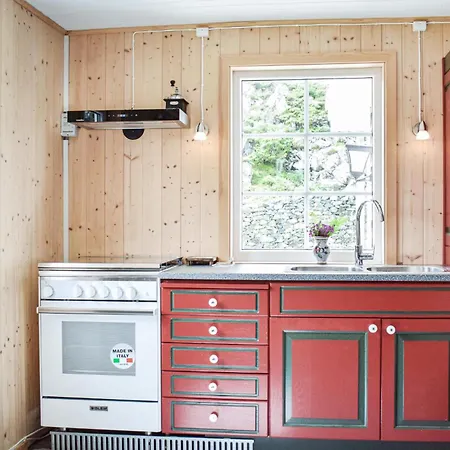 Holiday home Gorgeous In Stolmen With Kitchen