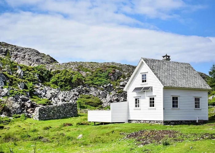 2 Bedroom Cozy In Stolmen