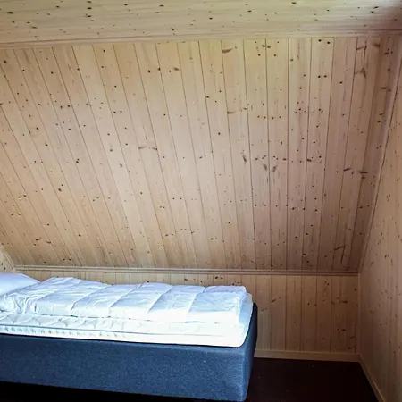 2 Bedroom Lovely In Stolmen