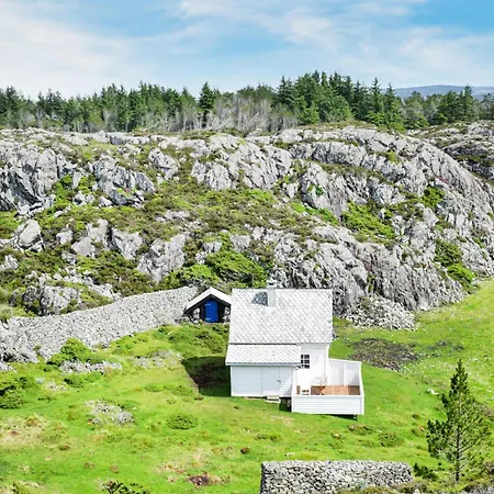 2 Bedroom Cozy In Stolmen Ferienhaus Stokkan