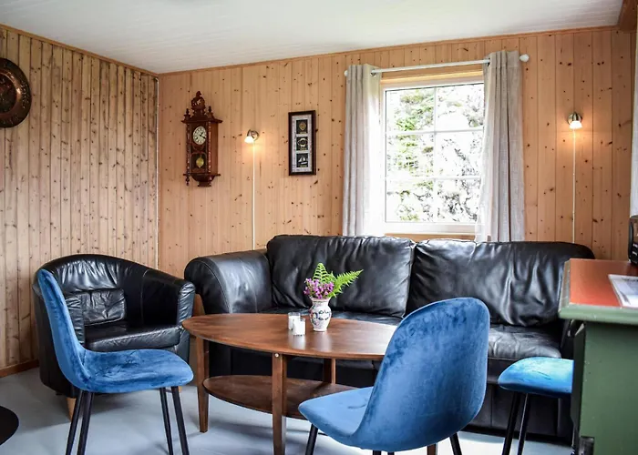 2 Bedroom Cozy In Stolmen